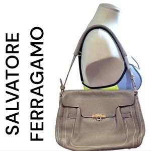 SALVATORE FERRAGAMO GRAY LEATHER shoulder bag